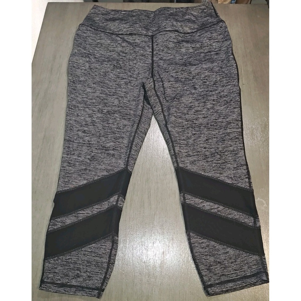 Torrid Womens Size 2 Active Capri Leggings Black Gray Space Dye Mesh Panel Plus